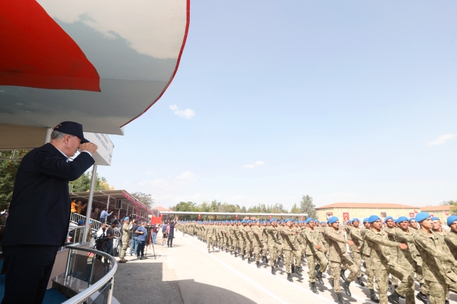 Bakan Akar: Kıbrıslı kardeşlerimizin haklı davalarında yanındayız