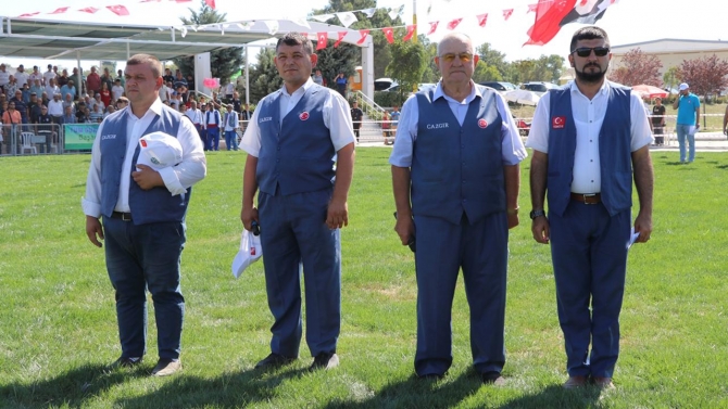 Er meydanındaki cazgırlar usta-çırak ilişkisiyle yetişiyor