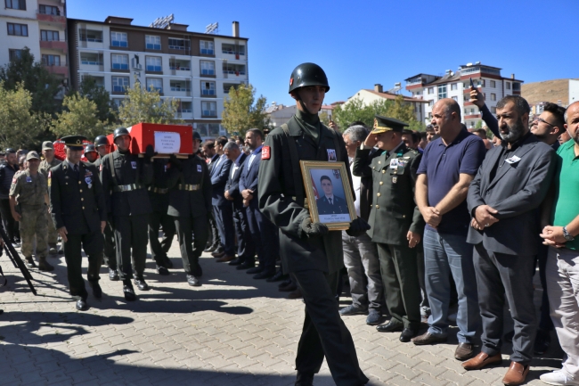 Pençe-Kilit şehidine veda