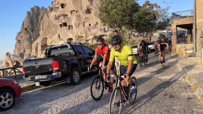 Bisikletçiler Kapadokya'daki "Boostcamp" etkinliğinde pedal çevirdi