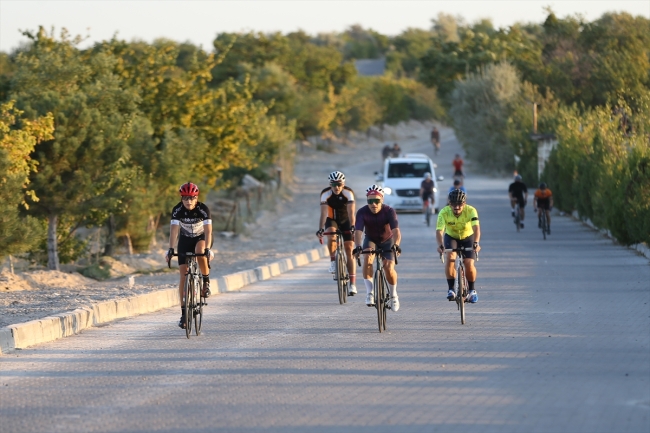 Bisikletçiler Kapadokya'daki "Boostcamp" etkinliğinde pedal çevirdi