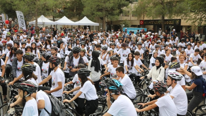 Diyarbakır'da "Yeni Şehirden Kadim Şehre" bisiklet turu etkinliği yapıldı