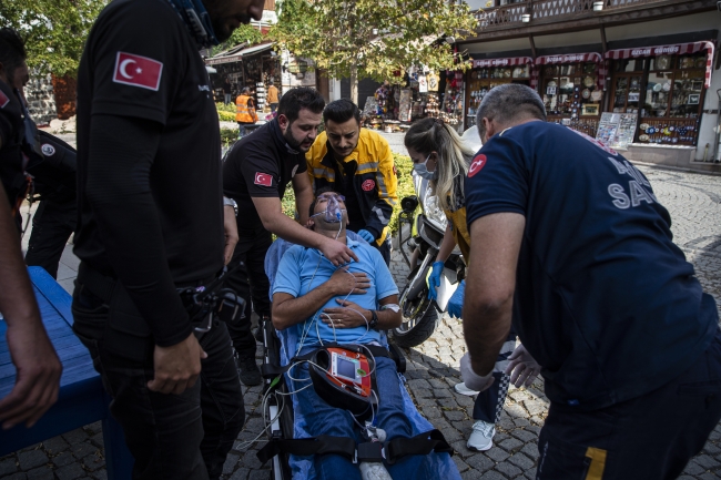 Motosiklet ambulanslar dar sokaklarda hayat kurtarıyor