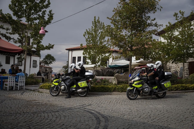 Motosiklet ambulanslar dar sokaklarda hayat kurtarıyor