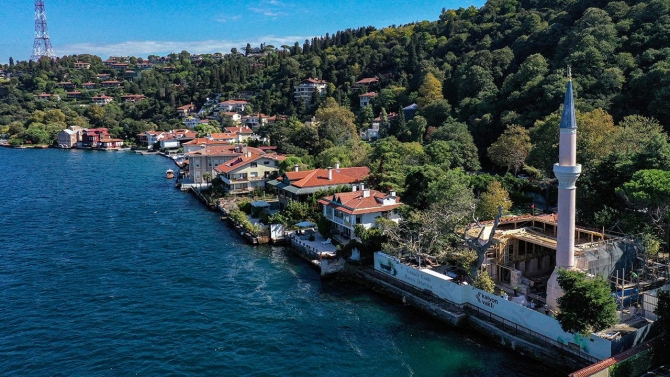 Vaniköy Camii küllerinden doğuyor