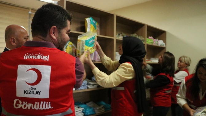 Yeni doğan bebekler ve annelerinin ihtiyaçları Türk Kızılaydan