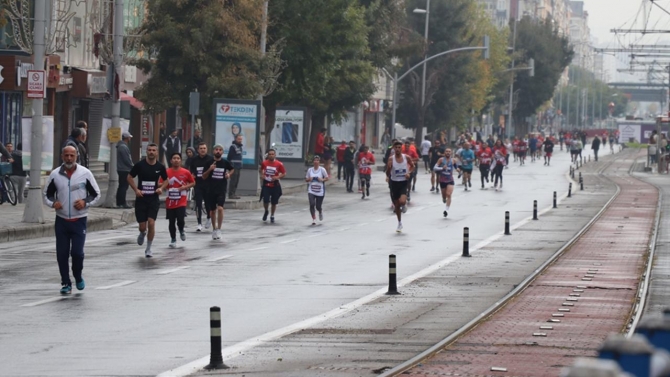 Uluslararası Kayseri Yarı Maratonu koşuldu