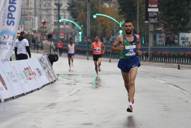 Uluslararası Kayseri Yarı Maratonu koşuldu