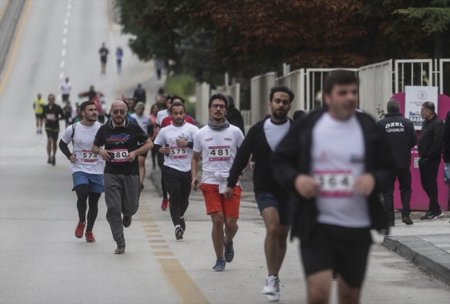 Ankara'da "Sanat Aşkına Koş-Başkent Kültür Yolu Koşusu" düzenlendi