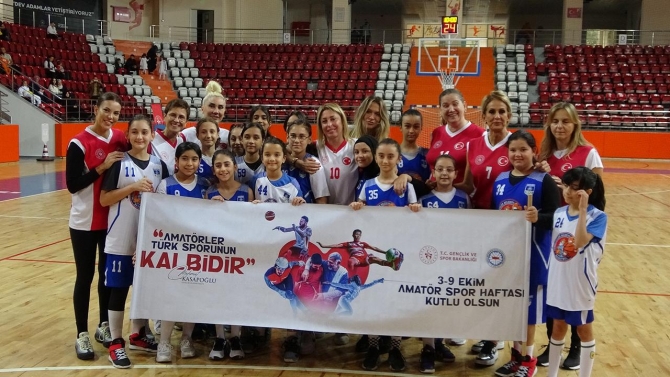 Veteranlardan minik basketbolculara destek