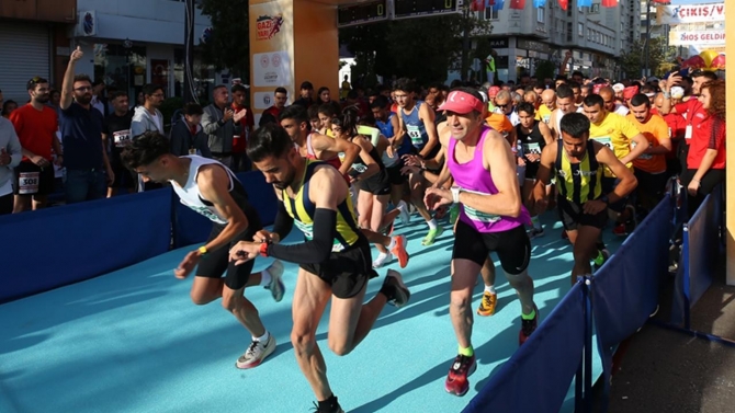 Gaziantep'te "4. Gazi Yarı Maratonu" koşuldu