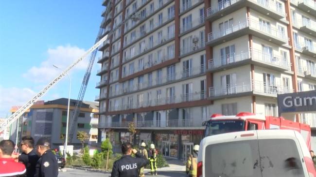 İstanbul'da 20 katlı binada yangın paniği