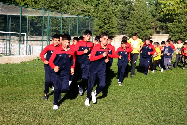 Efsane Hüseyin Akbaş'ın memleketinde yeni güreşçiler yetişiyor