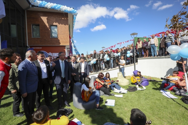 Bakan Kasapoğlu Yatağan Gençlik Merkezi'nin açılışını yaptı