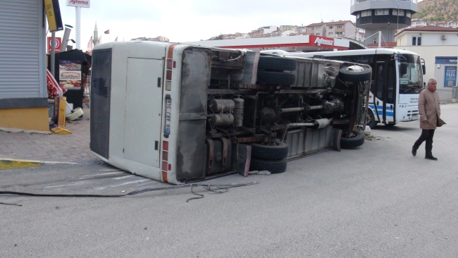 Yozgat'ta işçi servisi devrildi: 6 yaralı