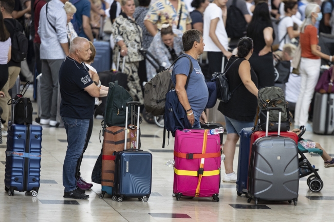 Antalya Havalimanı'nda yolcu kapasitesi yüzde 100 artırılacak