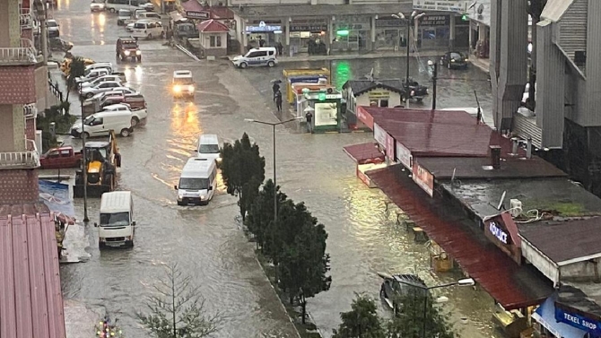 Artvin'de sağanak etkili