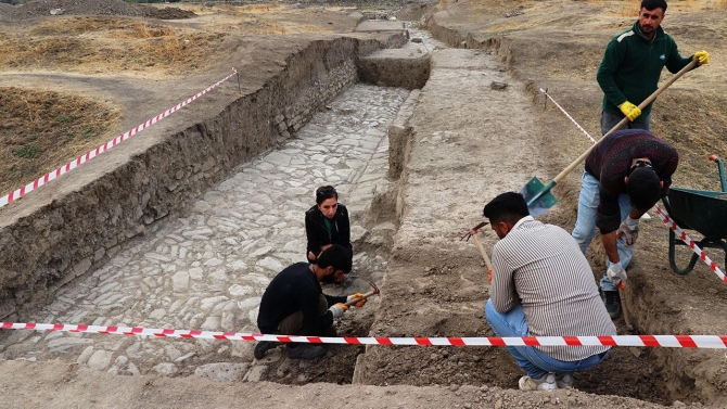 Birçok medeniyetin izini taşıyan "Eski Van Şehri" ayağa kaldırılıyor