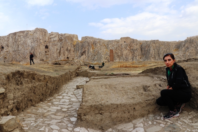 Birçok medeniyetin izini taşıyan "Eski Van Şehri" ayağa kaldırılıyor