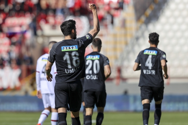 Fatih Karagümrük İstanbul derbisini 3 golle kazandı