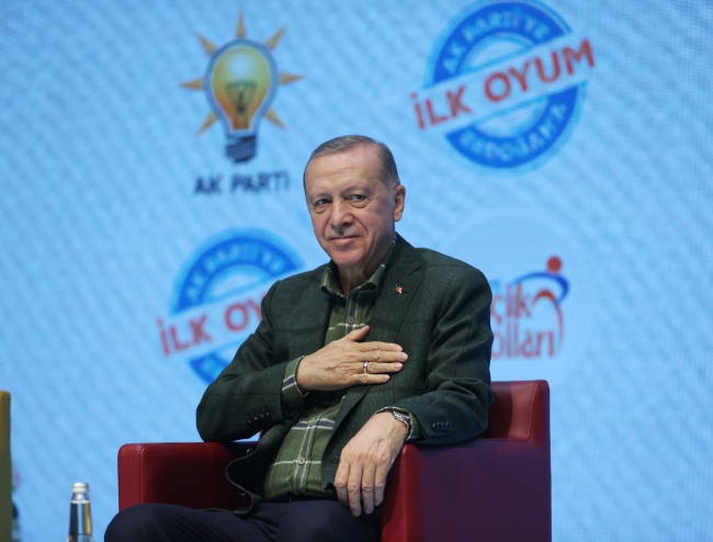 Cumhurbaşkanı Erdoğan gençlerle buluştu: Türkiye Yüzyılını sizlerle zirveye taşıyacağız