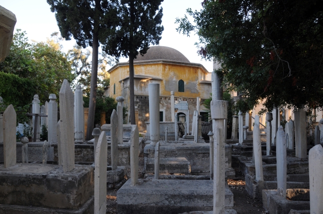 Yunanistan, Rodos'taki Müslümanların manevi merkezini müzik fakültesine dönüştürdü