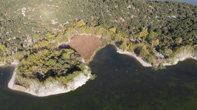 Kovada Gölü Milli Parkı sonbahar renklerine büründü