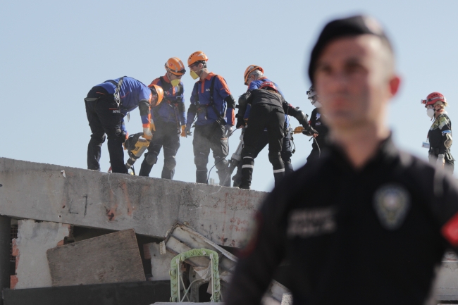 İzmir'de deprem tatbikatı yapıldı