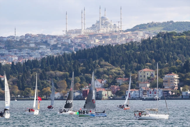 Uluslararası Yat Yarışları Cumhuriyet Kupası İstanbul Boğazı'nda yapıldı