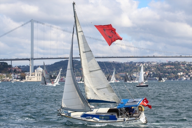 Uluslararası Yat Yarışları Cumhuriyet Kupası İstanbul Boğazı'nda yapıldı