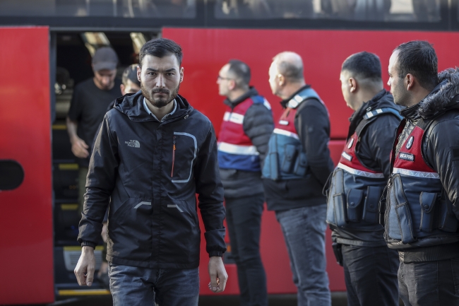 Yılbaşından bu yana 97 bin düzensiz göçmen sınır dışı edildi