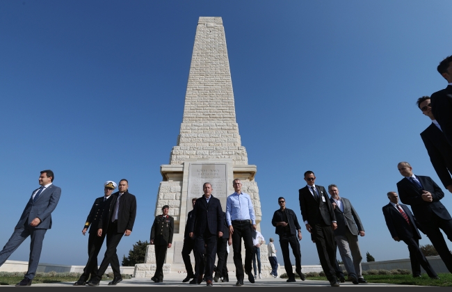 Bakan Akar, NATO Genel Sekreteri Stoltenberg ile görüştü