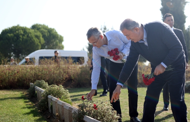 Bakan Akar, NATO Genel Sekreteri Stoltenberg ile görüştü