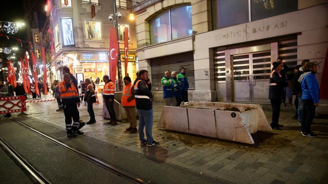 İstiklal Caddesi'ndeki ağaçlar kaldırılıyor