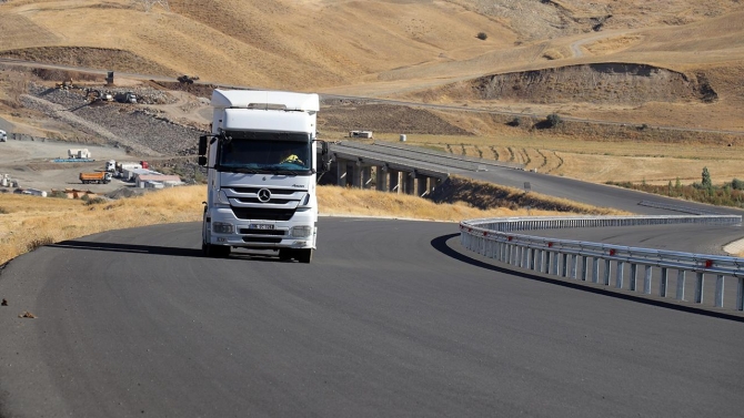 Ağrı-Hamur-Tutak-Patnos Yolu bugün hizmete açılıyor