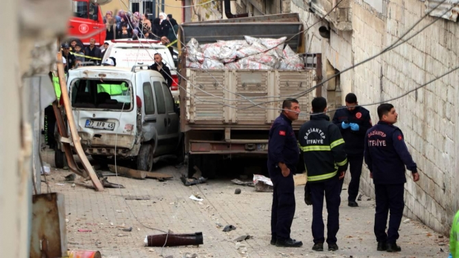 Freni boşalan kamyonet çocuklara çarptı: 1 ölü, 2 yaralı