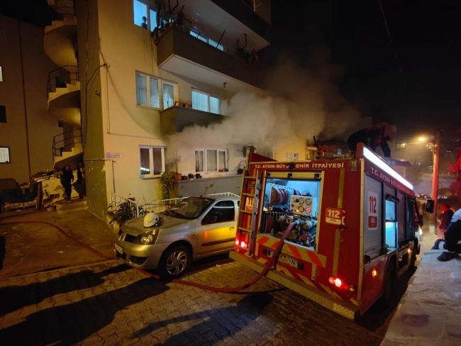 Aydın'da bulaşık makinesinden yangın çıktı, evden dumanlar yükseldi