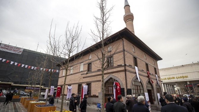 Tarihi Zincirli Camii ibadete açıldı