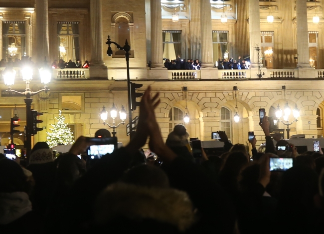 Fransa Milli Takımı'nı Paris'te 50 bin taraftar karşıladı