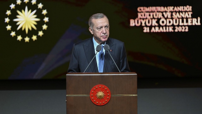 Cumhurbaşkanı Erdoğan: Sözleşmeli sanatçılarımızın kadroya geçişleriyle ilgili adımları attık