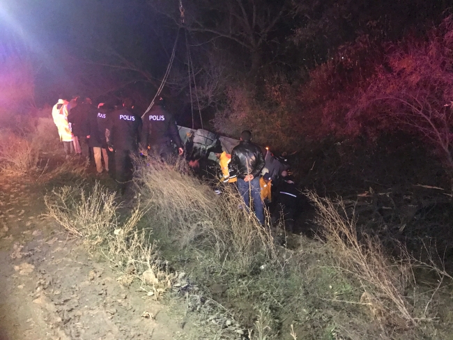 Konya'da yolcu otobüsü şarampole devrildi: 15 yaralı