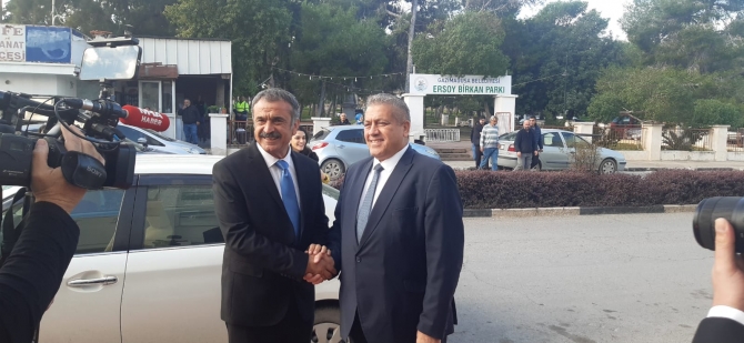 Girne ve Mağusa belediyelerinde devir teslim töreni yapıldı