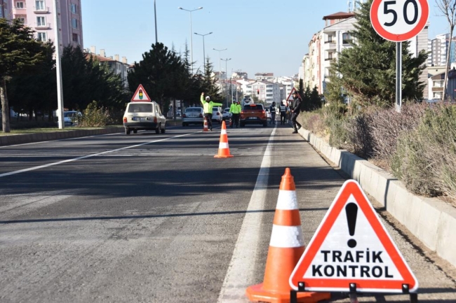 'Türkiye Güven Huzur' uygulaması: Aranan 871 kişi yakalandı