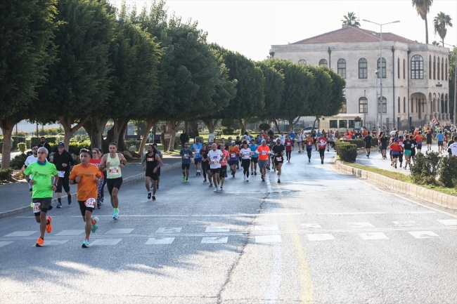 5 Ocak Adana Kurtuluş Yarı Maratonu koşuldu