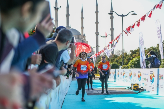 5 Ocak Adana Kurtuluş Yarı Maratonu koşuldu