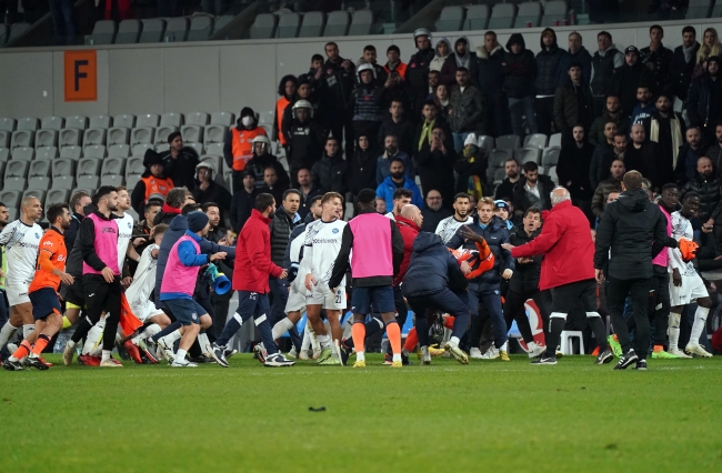 Başakşehir yenilmezlik serisini sürdürdü