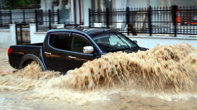 Meteoroloji'den 15 kente "turuncu" ve "sarı" uyarı: Kuvvetli yağış ve fırtına geliyor