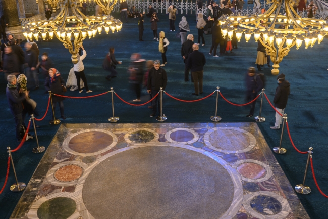 Ayasofya, yapımında kullanılan taşlarla "doğal taş müzesi"ni andırıyor