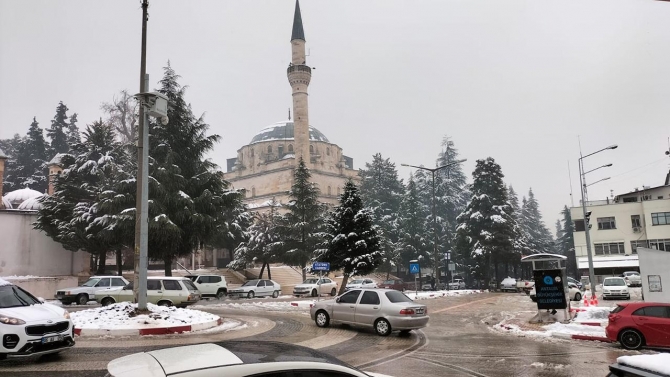 Antalya'nın yüksek kesimleri beyaza büründü