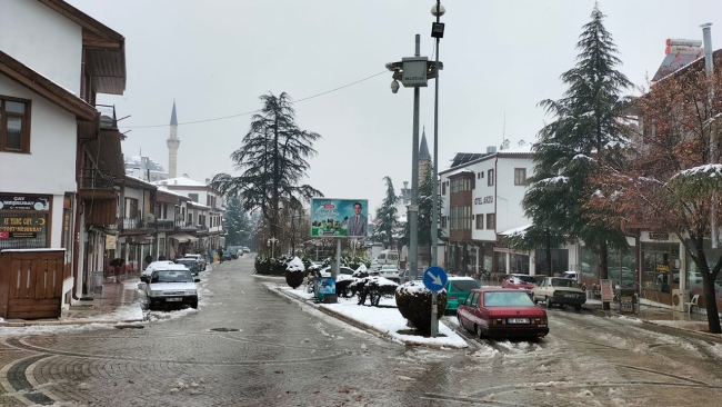 Antalya'nın yüksek kesimleri beyaza büründü